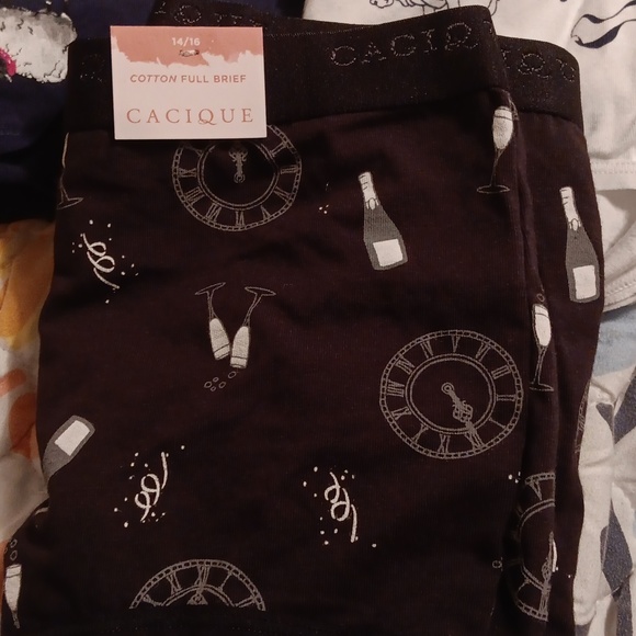 Panties - Picture 2 of 6